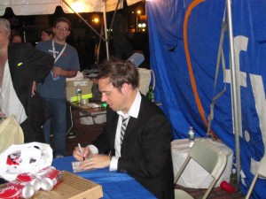090801_toxsigning76