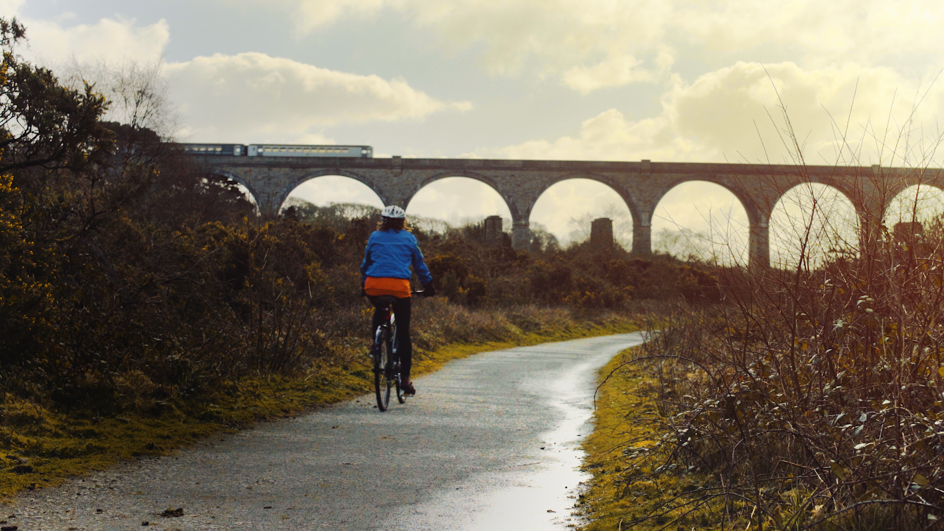 Still image from official video of Sarah McQuaid’s “Slow Decay”, filmed and directed by Brett Harvey (brettharvey.co.uk).